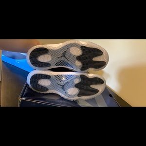 Jordan 11 “win like 82” size 9.5